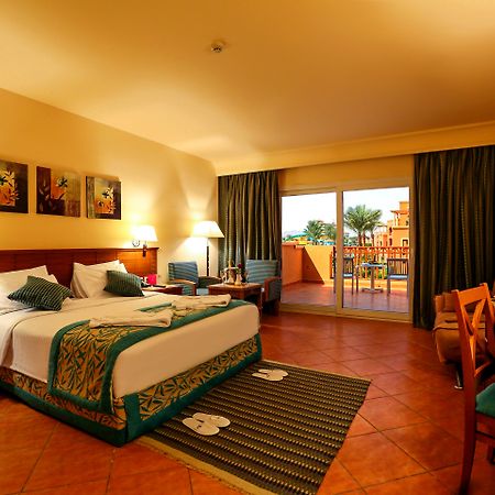 Hotel Charmillion Club Aquapark Sharm El-Sheikh Exterior foto A room at the Hilton Sharm El Sheikh