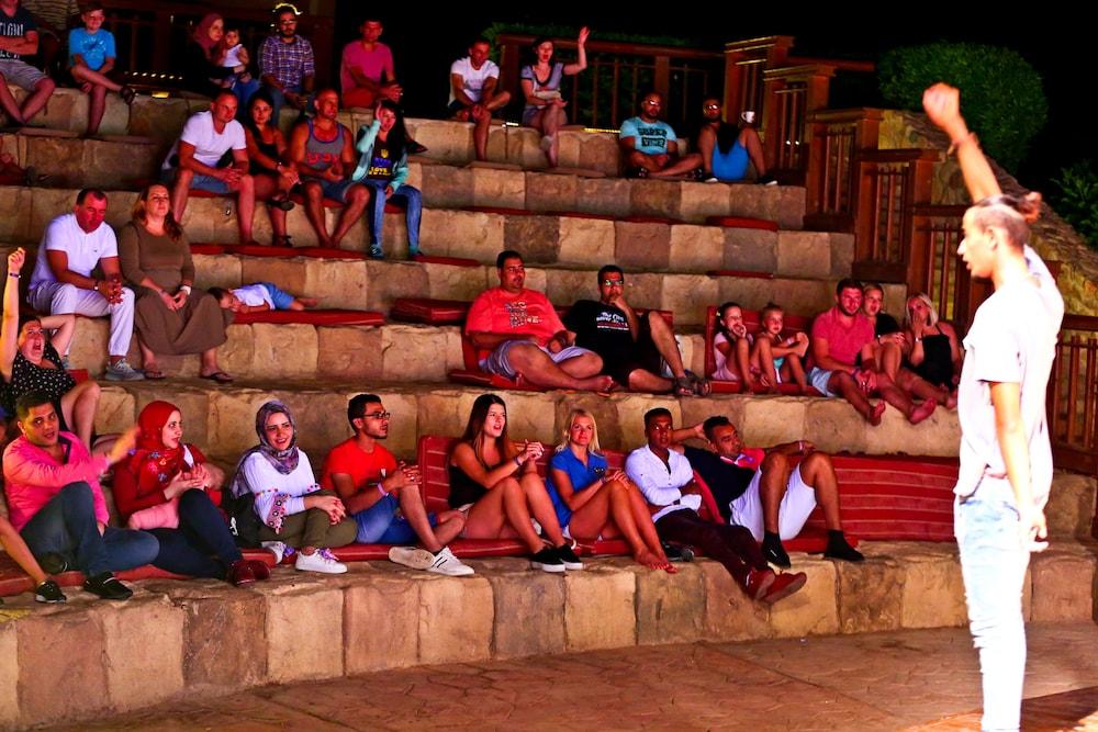 Hotel Charmillion Club Aquapark Sharm El-Sheikh Exterior foto Audience at the Sun City resort