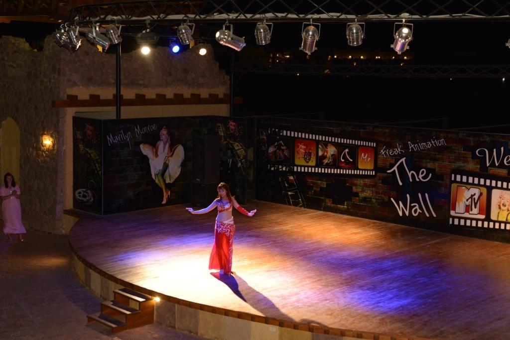 Hotel Charmillion Club Aquapark Sharm El-Sheikh Exterior foto The Wall performance
