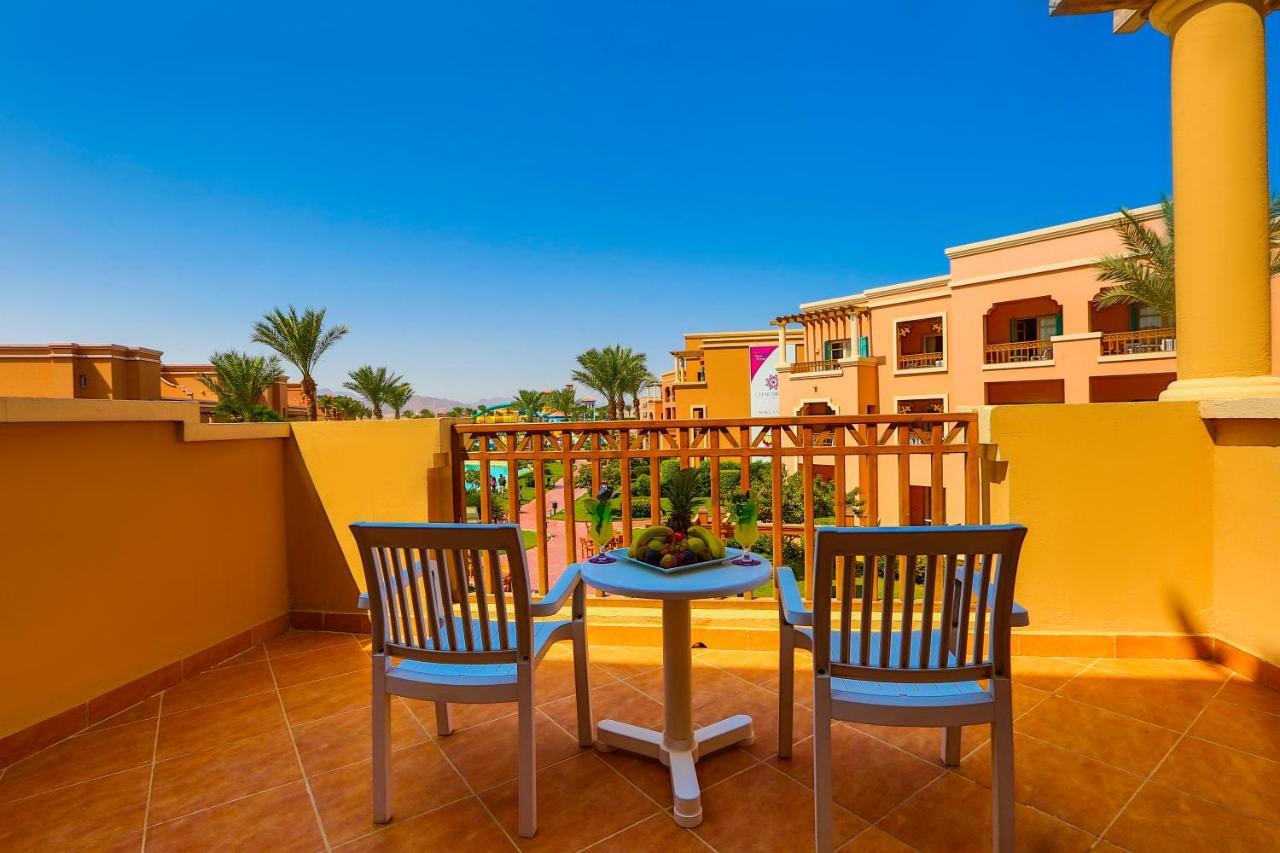 Hotel Charmillion Club Aquapark Sharm El-Sheikh Exterior foto A balcony in a hotel